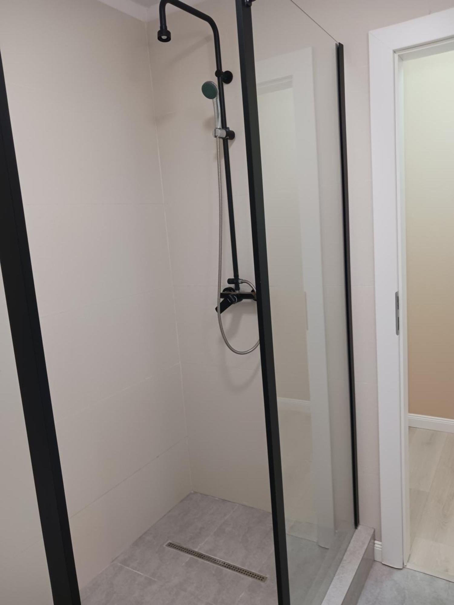 Ferienwohnung Myky Mouse Nu Primesc Santieristi Si Petrecareti Bukarest Exterior foto