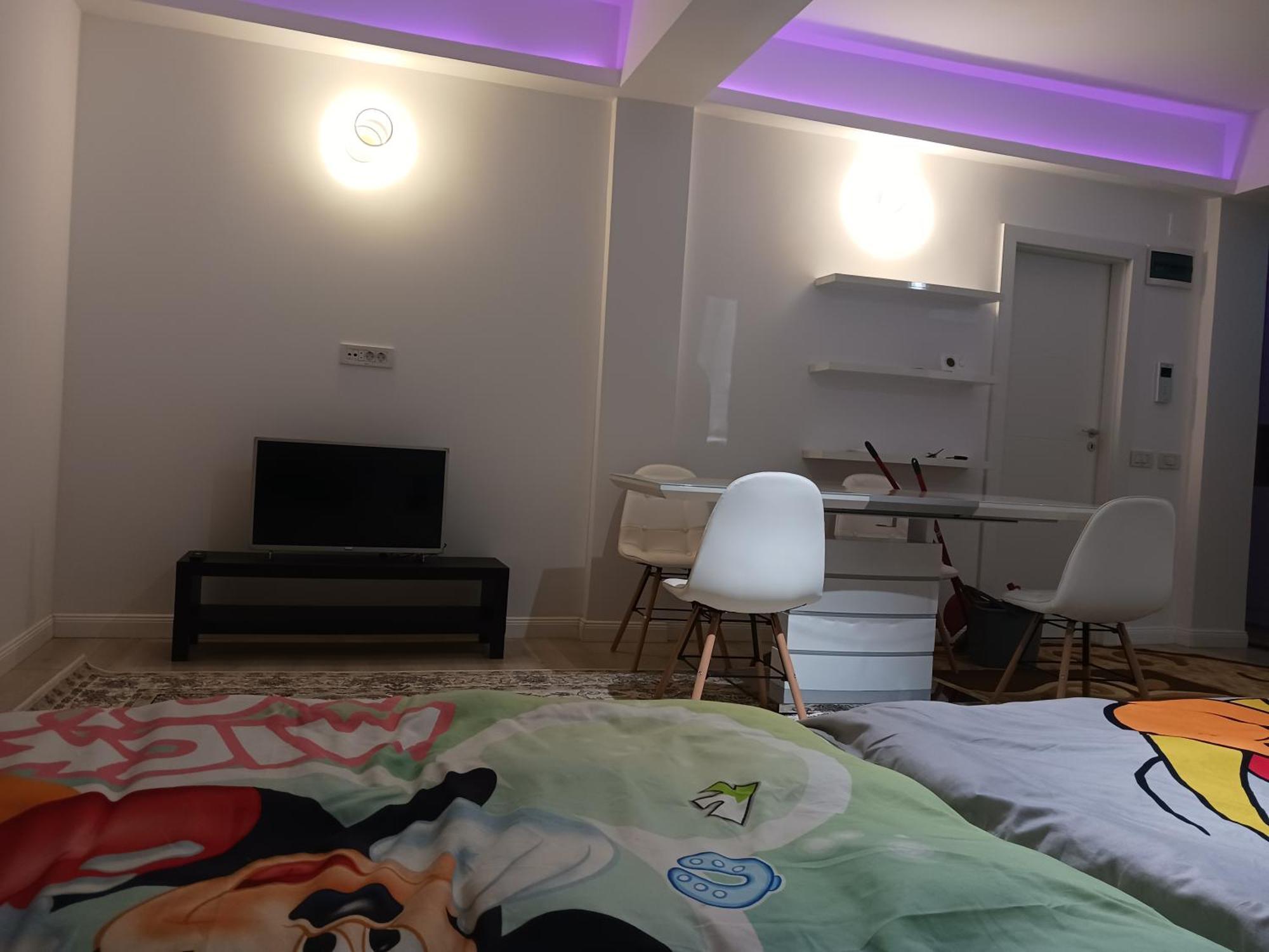 Ferienwohnung Myky Mouse Nu Primesc Santieristi Si Petrecareti Bukarest Exterior foto