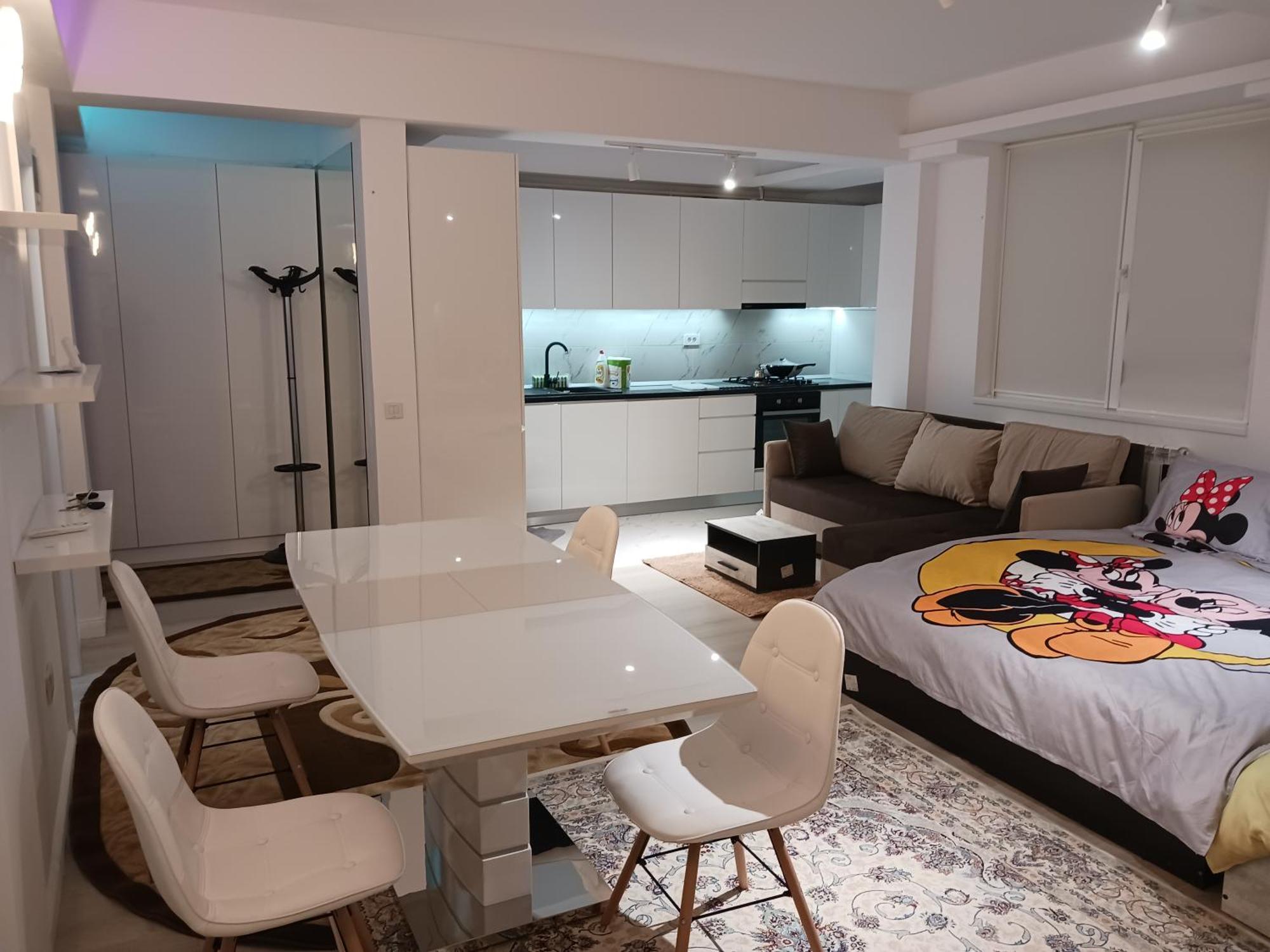 Ferienwohnung Myky Mouse Nu Primesc Santieristi Si Petrecareti Bukarest Exterior foto